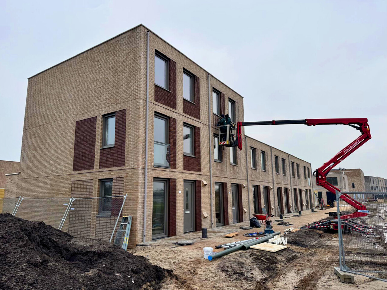 Hoogwerker work gevelgoeroe