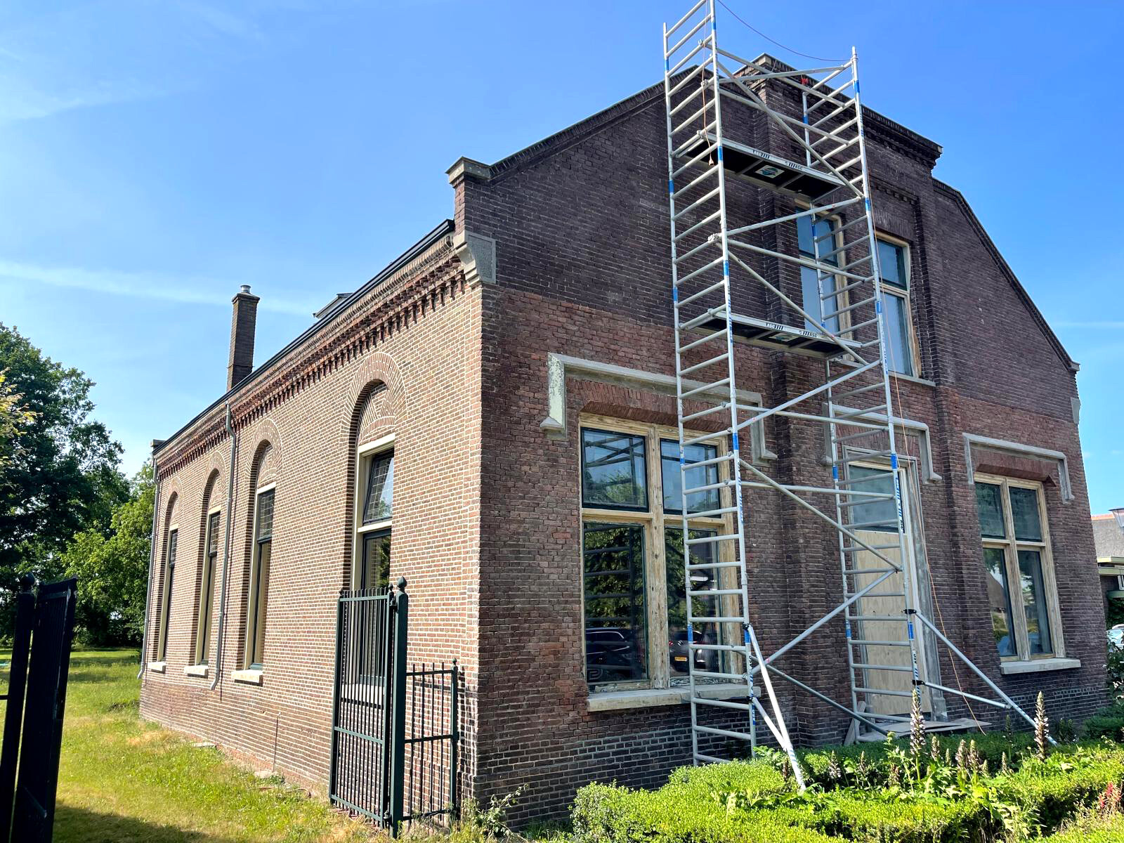 Retoucheren pigmenteren gevelherstel gevelgoeroe voor