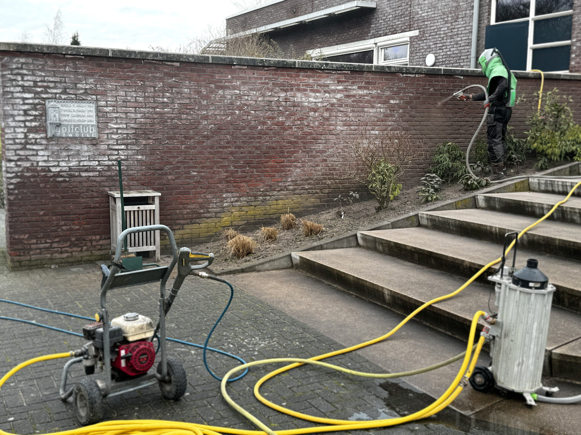 Stralen vergipsing gevelgoeroe golfclubzwolle